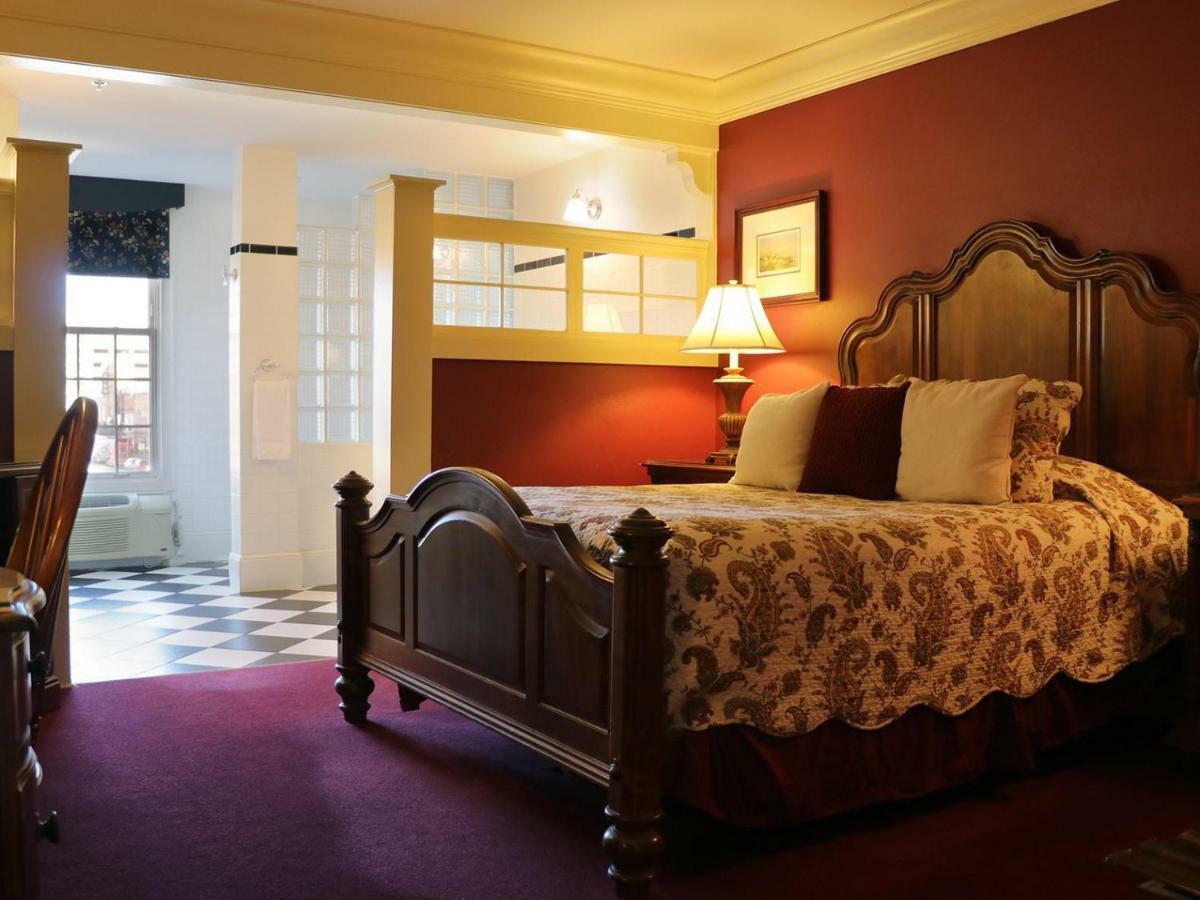 Saint Brendan'S Inn Green Bay Zimmer foto