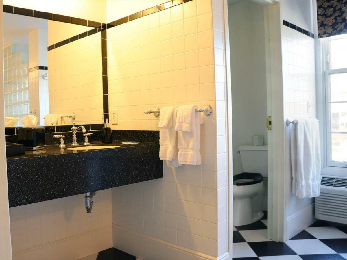 Saint Brendan'S Inn Green Bay Zimmer foto