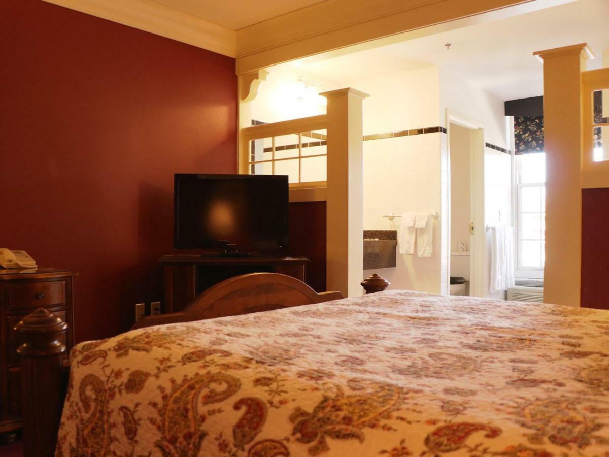 Saint Brendan'S Inn Green Bay Zimmer foto