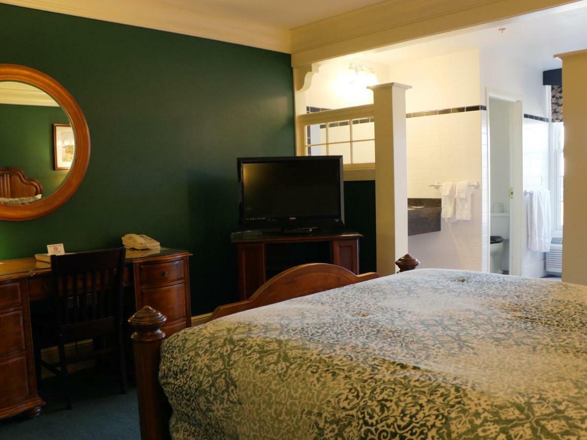 Saint Brendan'S Inn Green Bay Zimmer foto